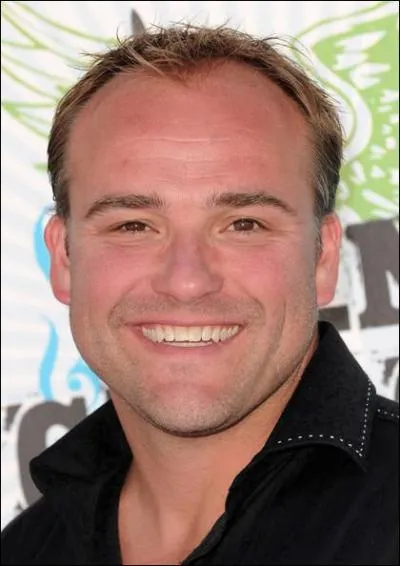 Comment s'appelle l'acteur qui joue le rle de Jerry, pre de Justin, Alex et Max ?