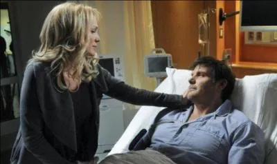 Qui est cette femme blonde au chevet de Dan alors qu'il va mourir ?