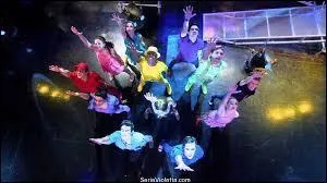 Quelle est la dernire chanson de la saison 1 que chantent les lves du studio 21 ?