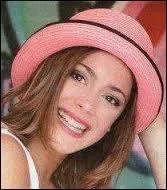 Quel est le surnom qu'on donne  Martina Stoessel ?