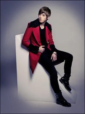 Qui est le chanteur principal ?