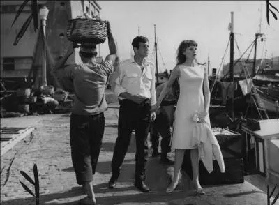 Je roule dans une voiture vole, rose avec des toiles vertes, ici prsente, et j'attente  la pudeur de l'autoroute, comme vous avez pu le constater ! Monsieur, les menottes s'il vous plait ! .