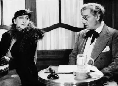 J'estime que l'homme qui ne dpense pas ses revenus brise la cadence de la vie en interrompant la circulation montaire. Il n'en a pas le droit ! .