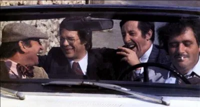 Ah, Simon ! Ne me parle pas sur ce ton ! Parce que je suis encore ta propre mre et tu pourrais recevoir une paire de claques devant tous tes camarades ! .