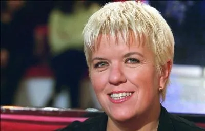 Ne en 1957  Lyon, je suis connue pour mon rle dans  Josphine, ange gardien . Ambassadrice de l'UNICEF, on me connat sous le nom de Mimie Mathy. Mais mon vritable nom est...