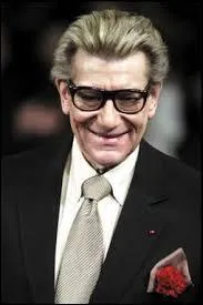 Juin : Le 1er, un grand de la couture tire sa révérence. Quelle actrice Yves Saint-Laurent appelait-il son ''porte-bonheur'' ?