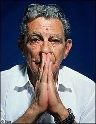 Juillet : Ce réalisateur mérite le respect autant pour son œuvre que pour sa lutte contre l'intégrisme et la bêtise en général. Youssef Chahine est mort le 27 dans son pays :