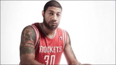 Qui est ce joueur des Rockets ?