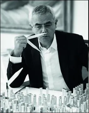 Les iris sont cultivs pour leur ... ... . , et certaines espces pour le ... ... de leurs tiges ... ... .