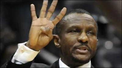 Qui est le coach des Raptors ?