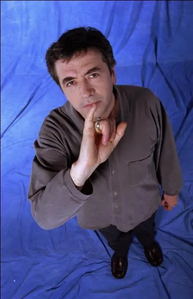 Spcialiste des micros trottoirs , c'est Jean ...