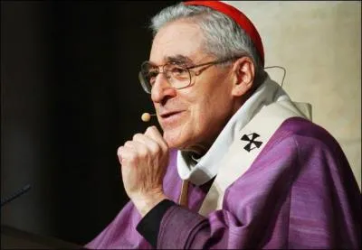 C'est pince ... Monseigneur, c'est Jean ... .