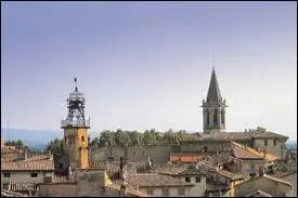 Je dois me rendre  Carpentras ( Vaucluse ) o la ville est chef-lieu ...