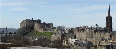 Ce chteau est sis  Edinburgh, vous n'aurez aucun autre renseignement !