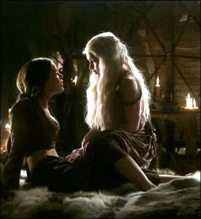 Quelle servante offert par son frre, apprend  Daenerys l'art fminin de l'amour ?