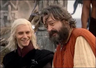 Que lui offre Illyrio Mopatis, magistrat de Pentos et important ngociant et marchand d'pices, de gemmes et autres denres ?