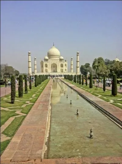 Dans quelle ville d'Inde peut-on trouver le Taj Mahal ?