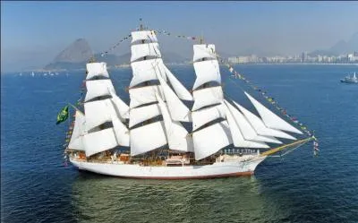 Le Cisne Branco (cygne blanc) est un clipper brésilien. Quelle ville est son port d'attache ?