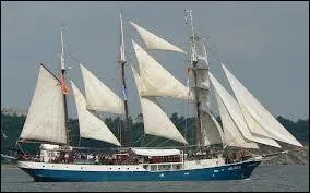 L'Atlantis est une élégante goélette. Quel héros possède un vaisseau spatial portant le même nom ?