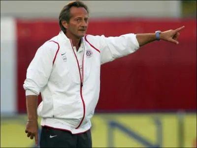 Un du carr magique de 1984 Champion d'Europe, c'est Jean ...