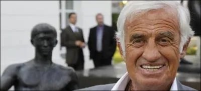 Parfois soliraire ou professionnel voire guignolo , c'est Jean ...