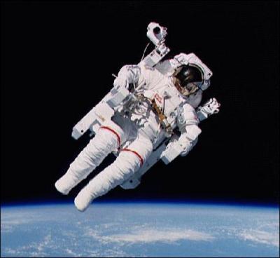 Environ, combien de centimtres prend un astronaute quand il est dans l'espace ?