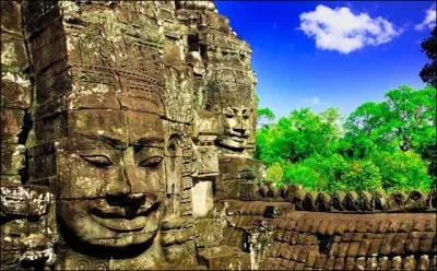 Combien de lettres a l'alphabet cambodgien ?