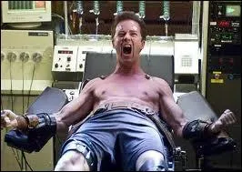 Bruce Banner a eu plusieurs interprtations au cinma, notamment dans  L'incroyable Hulk   sorti en 2008, comment s'appelait l'acteur ?