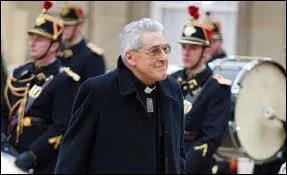 Août : Ce mois fut fatal à deux anciens premiers ministres français. Cherchez l'intrus.