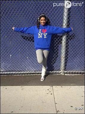 Dans  Le sens de la vie , Tal s'assoit  un moment et un charmant danseur vient la chercher. C'est :