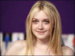 Qui est cette jeune fille ayant jou un rle de mchante dans un clbre film de vampires (... ... ) ?