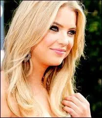 Qui est cette jeune fille faisant partie des 4 hrones de   Pretty Little Liars   ?