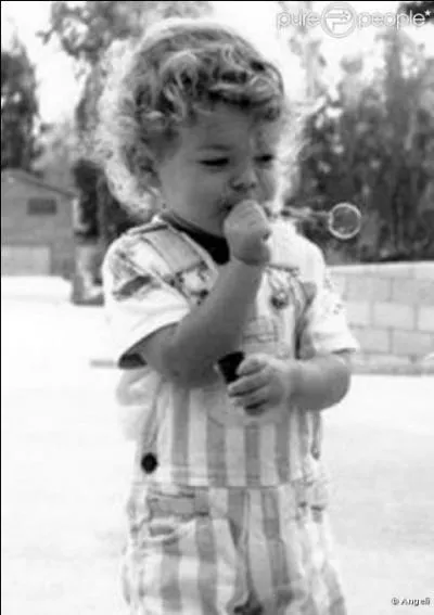 Tu le connais et tu l'adores, voil. . ?