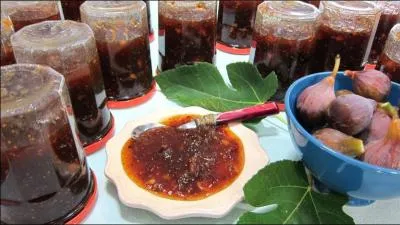 Si dans votre savoureuse confiture de figues vous ajoutez des mendiants, qu'allez-vous incorporer ?