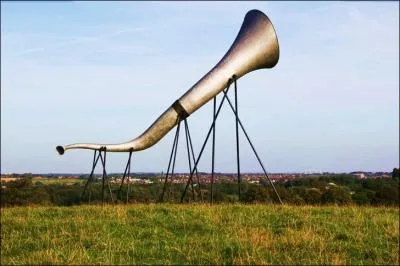 Est-ce que le fait de crier une information  une personne malentendante est considr comme de l'audisme ?