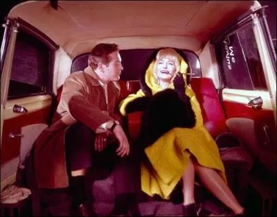Joanne Woodward, pouse  la ville de Paul Newman, s'amuse avec son acteur de mari, dans un rle lger, dans ?