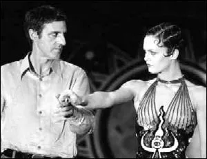 Ce magnifique film, superbement ralis par Patrice Leconte, superbement jou par Vanessa Paradis et Daniel Auteuil, c'est en noir et blanc... ?