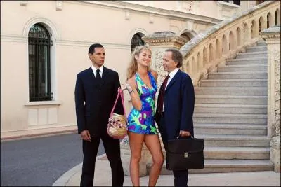 Offrant le premier rle  l'ex Miss Mto de Canal +, Louise Bourgoin, ce film la place face  Fabrice Lucchini en avocat coinc, c'est ?