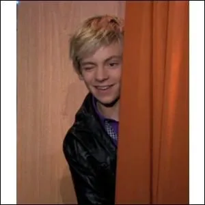 Dans quel clip de Miley Cyrus a-t-il t figurant en 2010 ?