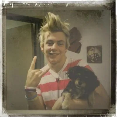 Comment se nomme son groupe ?