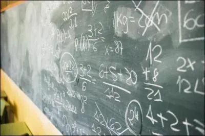  C'tait une personne rigide et impitoyable, punissant ses lves de coups de badine ... ici quelle est la dfinition de  badine  ?