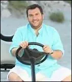 Que conduit tous les jours Tom ?