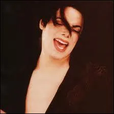 Compltez les paroles de cette chanson :   everyday i sit and ask myself . .  