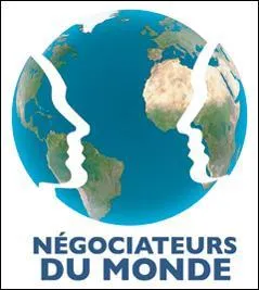Dominique de Villepin est un homme politique et un avocat. Quel autre profession exerce-t-il ?