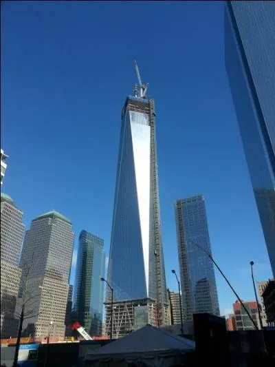 Comment s'appelle la premire nouvelle tour construite  Ground Zero ?