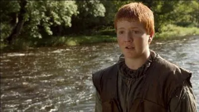 Qui retrouve Mycah et le tua en le tranchant quasiment en deux ?