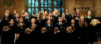 Dans le film  Le Prisonnier d'Azkaban , qui dirige la chorale de Poudlard ?