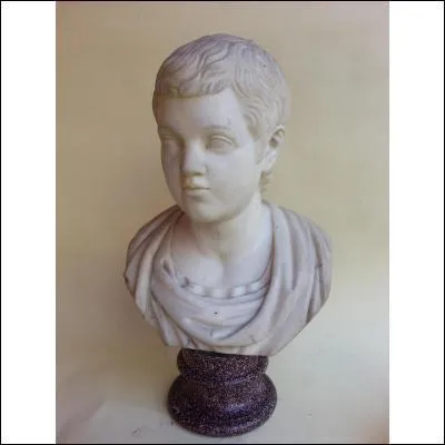 Le terme marbre vient du grec  marmaros  qui signifie :