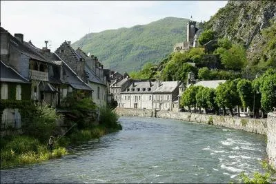 Dans quelle commune de Haute-Garonne exploite-t-on le marbre depuis l'antiquit ?