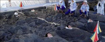 La station thermale d'Ibusuki, sur l'le Kyushu, doit sa popularit  sa ...